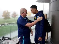 关于集结日斯图加特队长鼓劲——社区盾节点到来，媒体盛赞，更衣室氛围转暖的信息